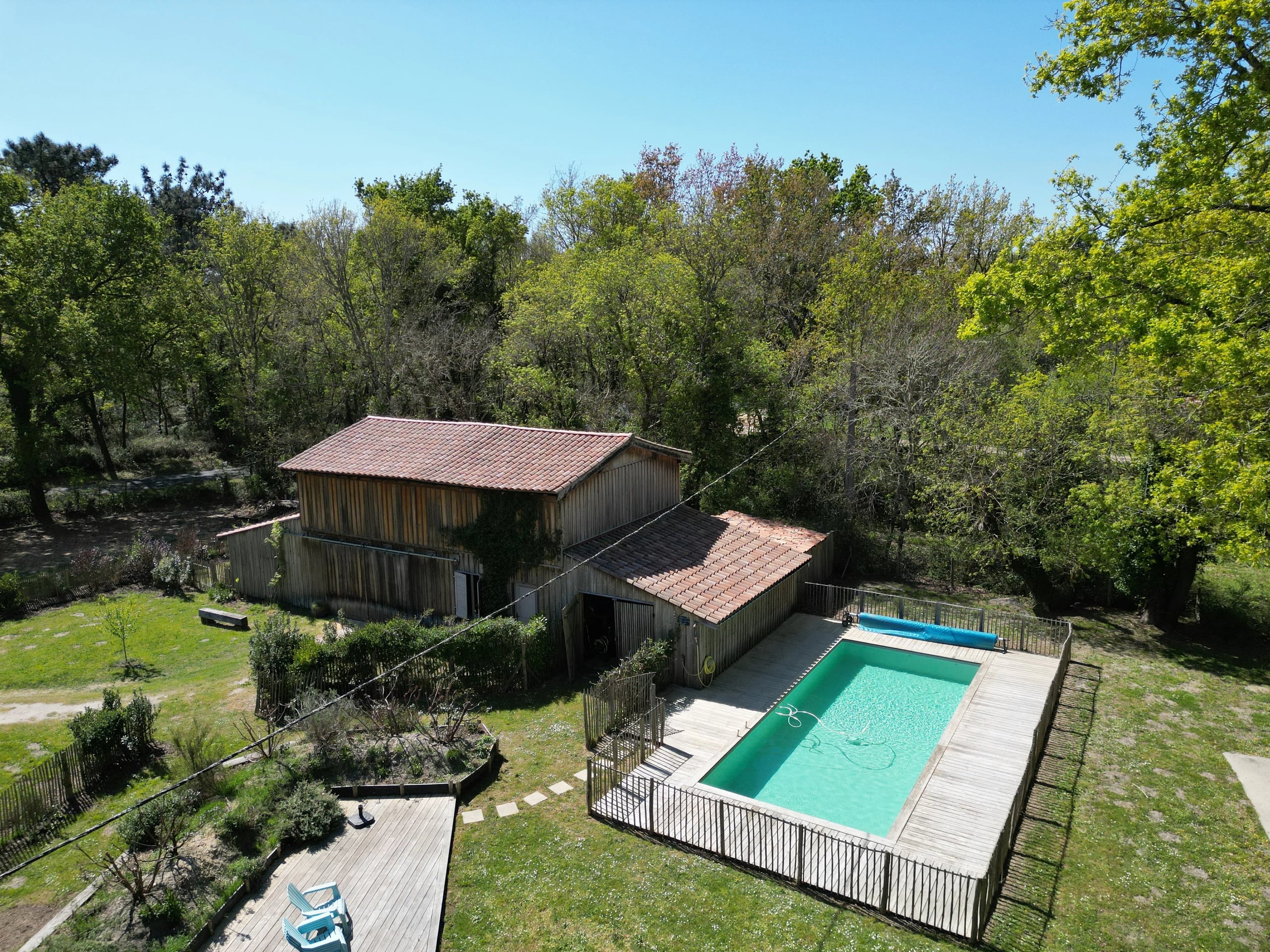 VENSAC - 4,5 HECTARE PROPERTY 5 MINUTES FROM THE OCEAN BEACHES