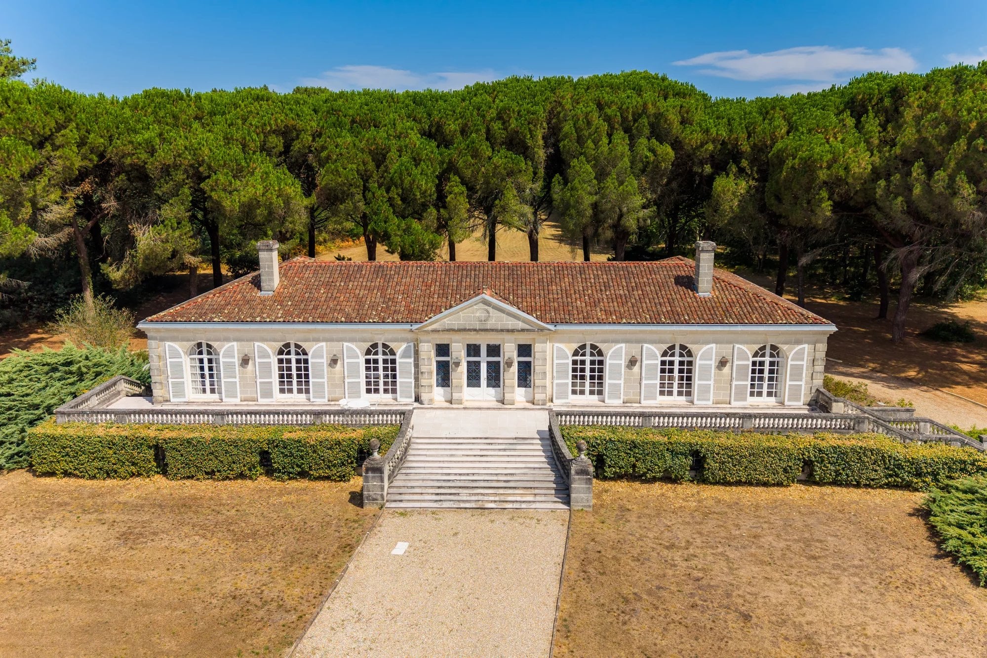 ST LAURENT MÉDOC : CHARTREUSE, SUR 11 HECTARES À 30 MINUTES DES PLAGES