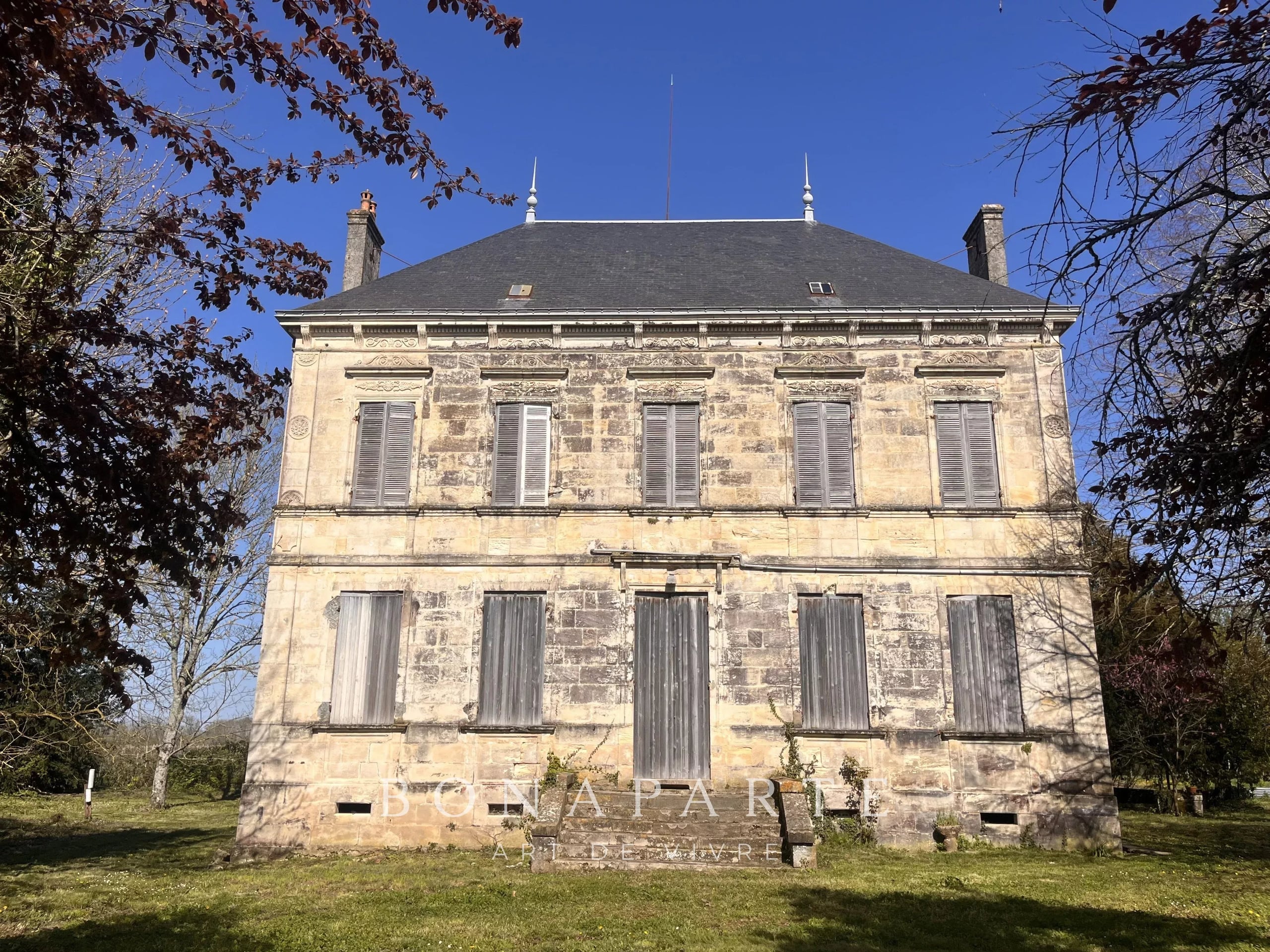 COUQUEQUES - CHATEAU DE 316 m², À RÉNOVER, À 25 MINUTES DES PLAGES OCEANES